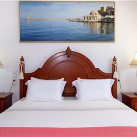 4 bedroom villa with pool close to beach on Akrotiri peninsula, sleeps 8